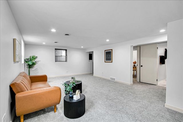 1073 W 108th Street, Chicago, IL 60643