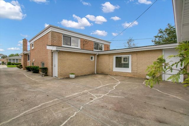 1073 W 108th Street, Chicago, IL 60643