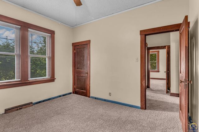 1830 NW Tyler ST, Topeka, KS 66608