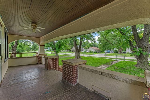 1830 NW Tyler ST, Topeka, KS 66608