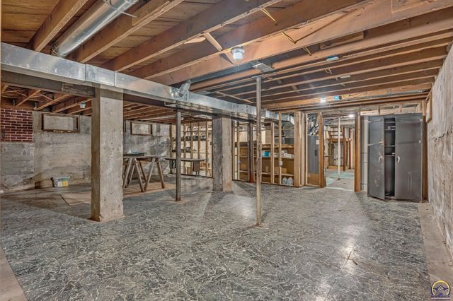 1830 NW Tyler ST, Topeka, KS 66608