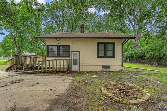 1830 NW Tyler ST, Topeka, KS 66608