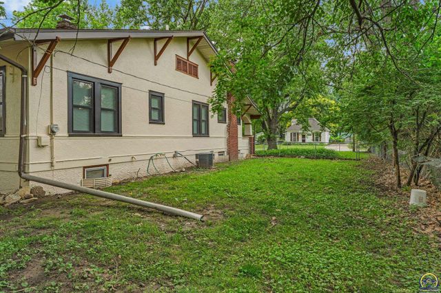 1830 NW Tyler ST, Topeka, KS 66608