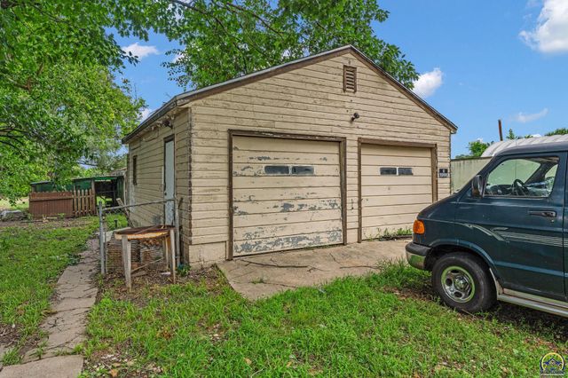 1830 NW Tyler ST, Topeka, KS 66608