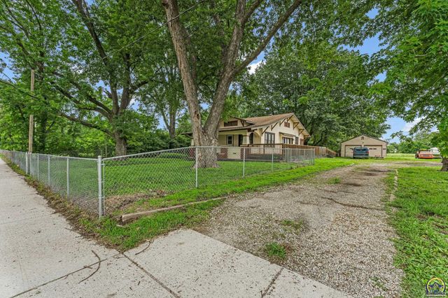 1830 NW Tyler ST, Topeka, KS 66608