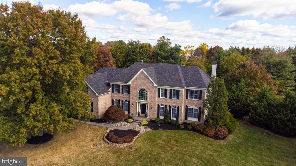 2068 SILVERWOOD DR, NEWTOWN, PA 18940 — photo 2