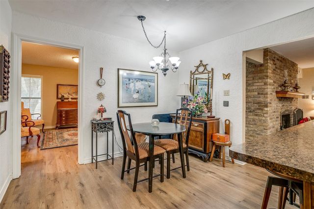 117 Cliffside Drive N, Burleson, TX 76028