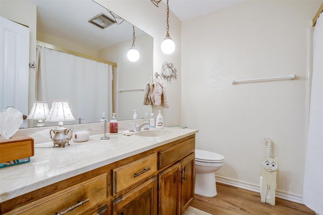 117 Cliffside Drive N, Burleson, TX 76028