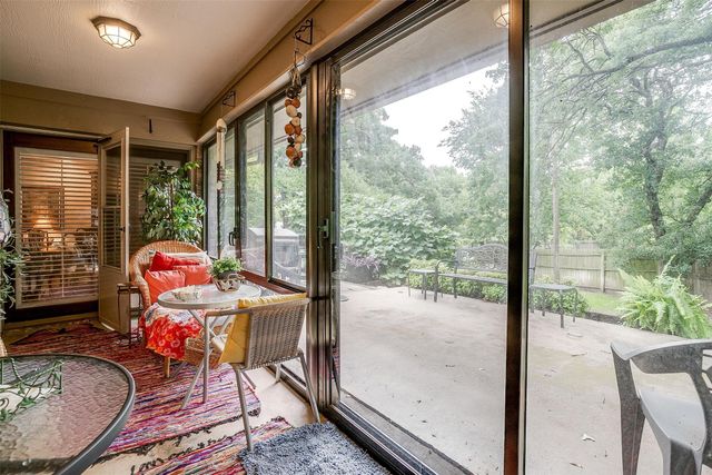 117 Cliffside Drive N, Burleson, TX 76028