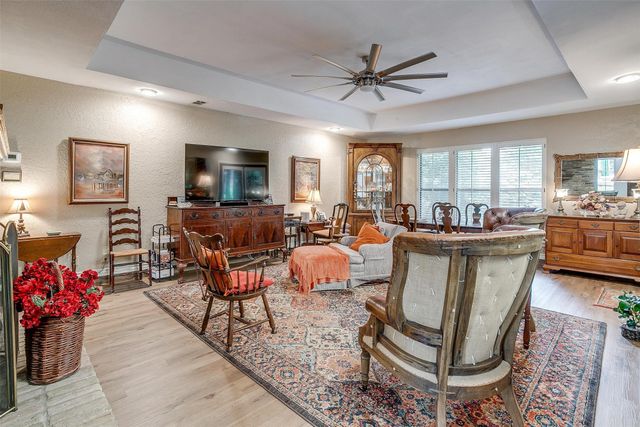 117 Cliffside Drive N, Burleson, TX 76028