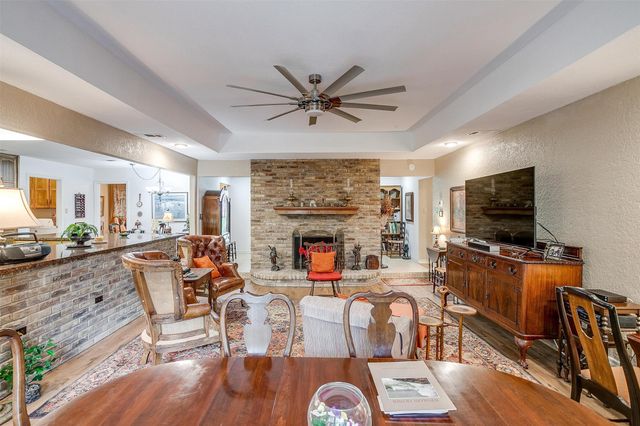 117 Cliffside Drive N, Burleson, TX 76028