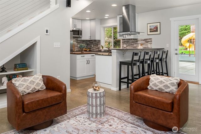 27820 140th Avenue SW, Vashon, WA 98070