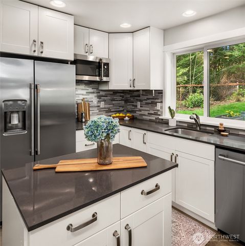 27820 140th Avenue SW, Vashon, WA 98070