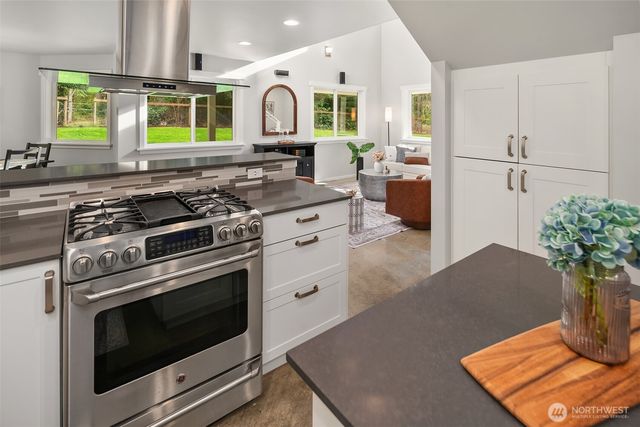 27820 140th Avenue SW, Vashon, WA 98070