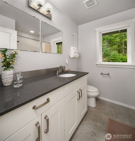 27820 140th Avenue SW, Vashon, WA 98070