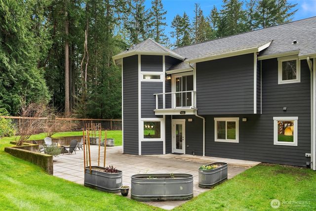 27820 140th Avenue SW, Vashon, WA 98070