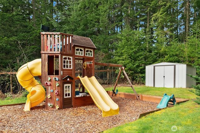 27820 140th Avenue SW, Vashon, WA 98070