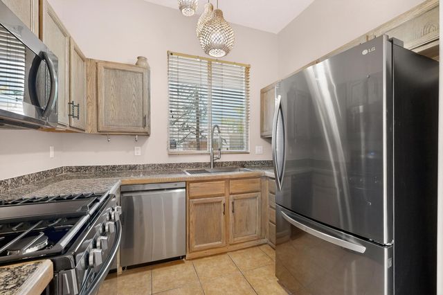 4352 Sierra Blanca, Santa Fe, NM 87507