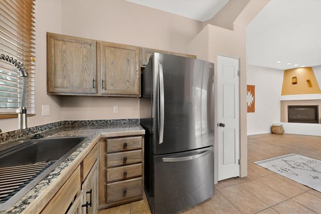 4352 Sierra Blanca, Santa Fe, NM 87507