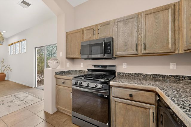 4352 Sierra Blanca, Santa Fe, NM 87507