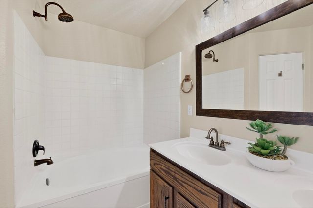 4352 Sierra Blanca, Santa Fe, NM 87507