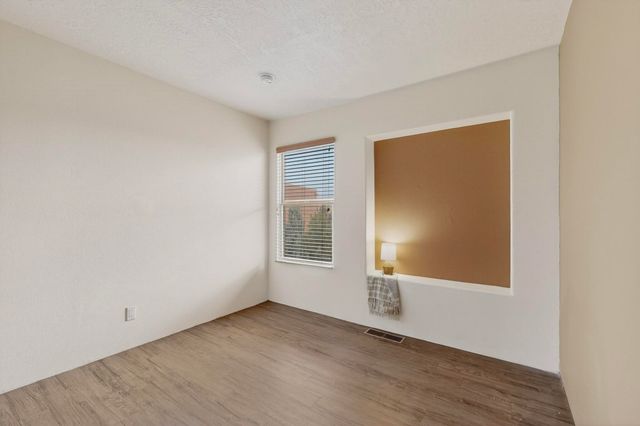 4352 Sierra Blanca, Santa Fe, NM 87507