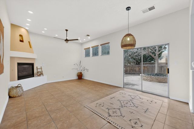 4352 Sierra Blanca, Santa Fe, NM 87507