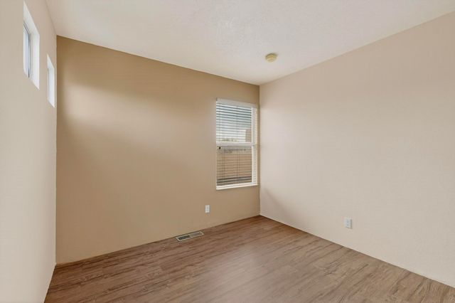 4352 Sierra Blanca, Santa Fe, NM 87507