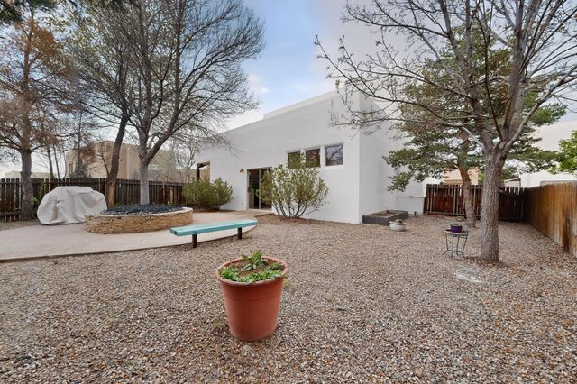 4352 Sierra Blanca, Santa Fe, NM 87507