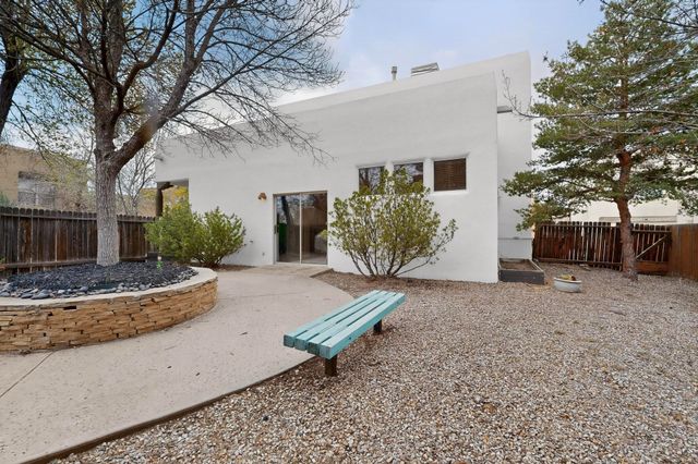 4352 Sierra Blanca, Santa Fe, NM 87507