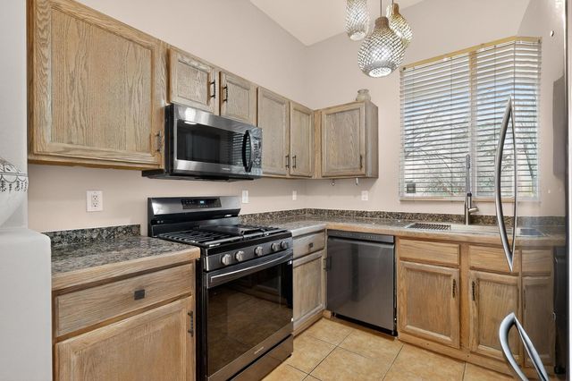 4352 Sierra Blanca, Santa Fe, NM 87507