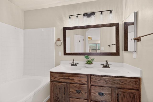 4352 Sierra Blanca, Santa Fe, NM 87507