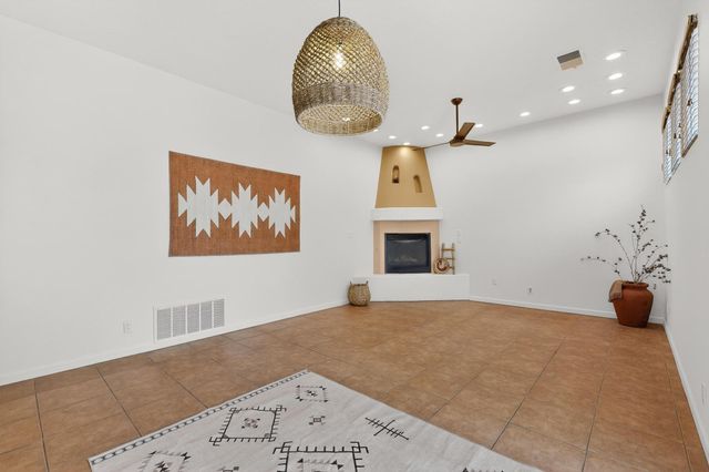 4352 Sierra Blanca, Santa Fe, NM 87507