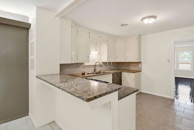801 26TH ST, Hondo, TX 78861