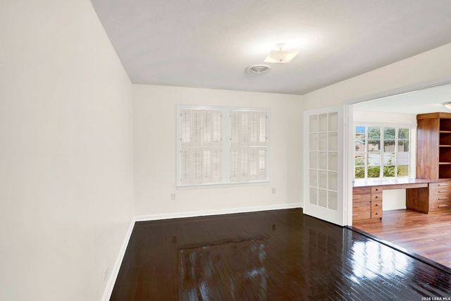 801 26TH ST, Hondo, TX 78861