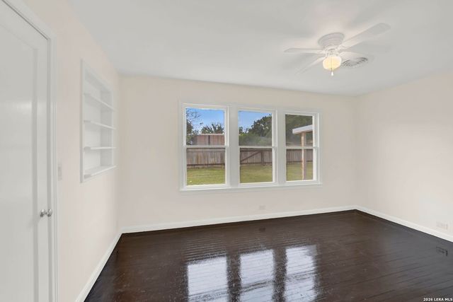 801 26TH ST, Hondo, TX 78861
