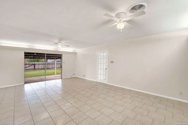 801 26TH ST, Hondo, TX 78861