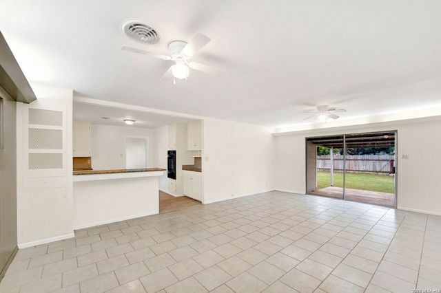 801 26TH ST, Hondo, TX 78861