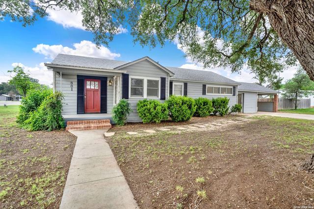 801 26TH ST, Hondo, TX 78861