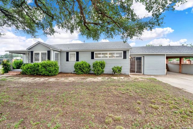 801 26TH ST, Hondo, TX 78861