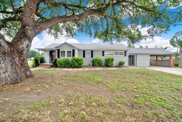 801 26TH ST, Hondo, TX 78861