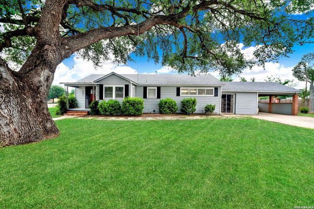 801 26TH ST, Hondo, TX 78861