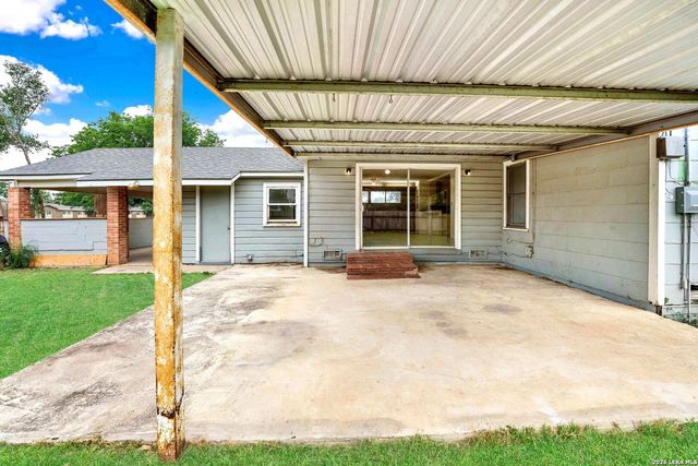 801 26TH ST, Hondo, TX 78861