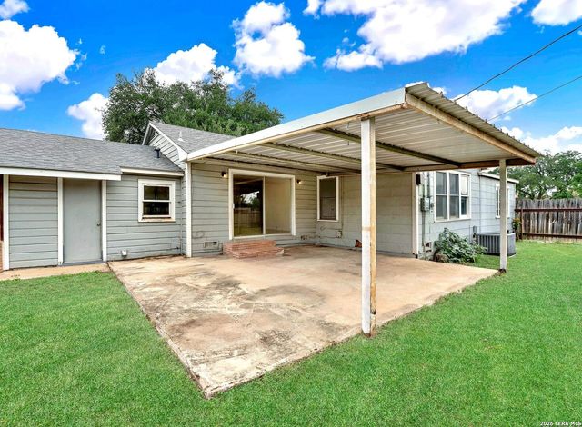 801 26TH ST, Hondo, TX 78861