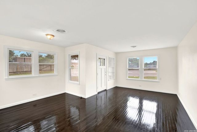 801 26TH ST, Hondo, TX 78861