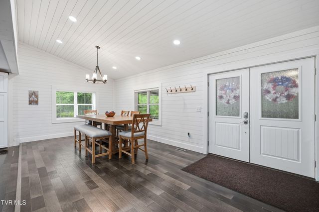 2425 Seminary Church Loop, Big Stone Gap, VA 24219