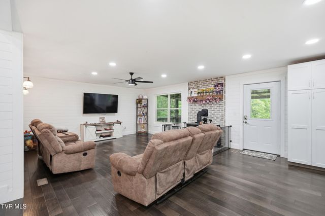 2425 Seminary Church Loop, Big Stone Gap, VA 24219