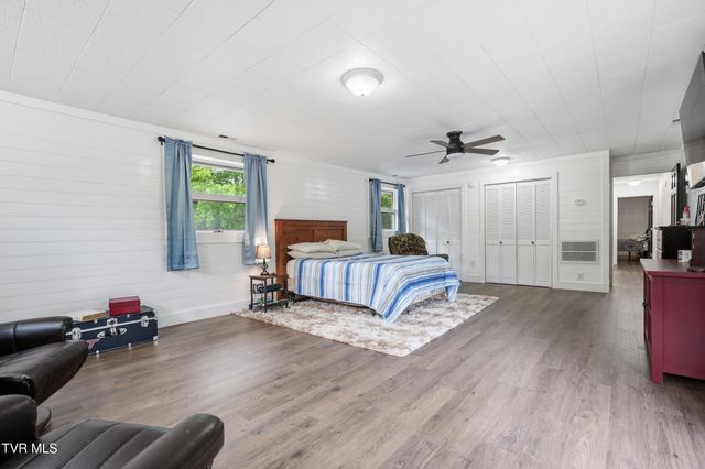 2425 Seminary Church Loop, Big Stone Gap, VA 24219