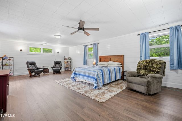 2425 Seminary Church Loop, Big Stone Gap, VA 24219