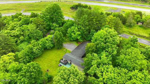 2425 Seminary Church Loop, Big Stone Gap, VA 24219